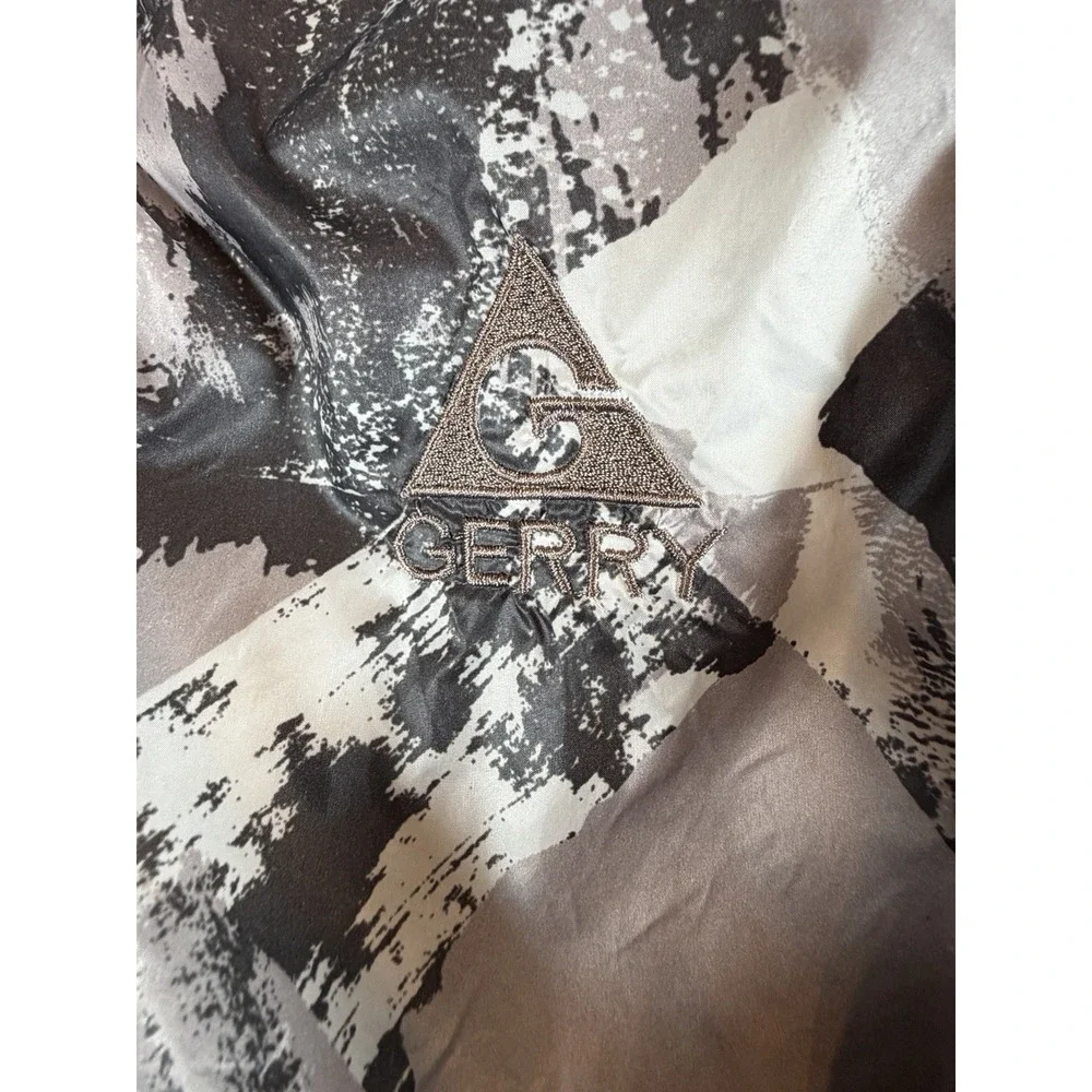 Gerry Puffer Vest‎ Women's Sz M Gray Down Reversible Hooded Packable Camo